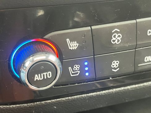 Used 2021 Buick Enclave Avenir w/ Avenir Technology Package AWD/4WD image 20
