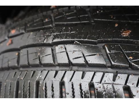 Used 2011 Chevrolet Traverse LT w/ Personal Connectivity Package image 15