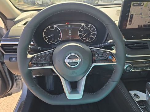 New 2025 Nissan Altima 2.5 SL FWD image 32