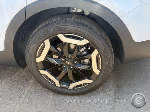 Used 2024 Kia Telluride S FWD image 6