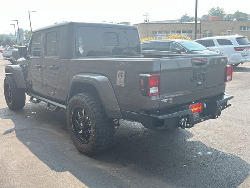 Used 2023 Jeep Gladiator Sport AWD/4WD image 6