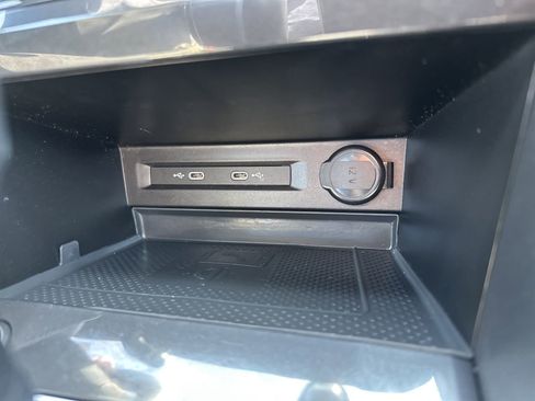 Certified 2022 Volkswagen Tiguan SEL R-Line image 62