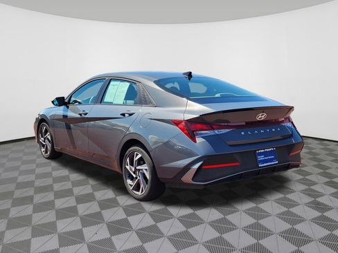 Certified 2025 Hyundai Elantra Sport FWD image 3