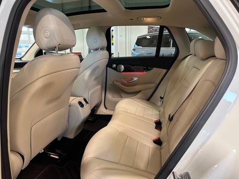 Used 2020 Mercedes-Benz GLC 300 image 36