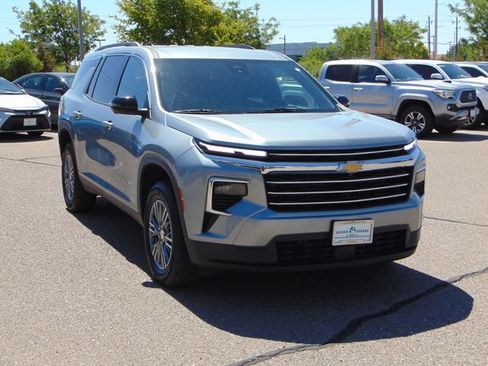 Used 2024 Chevrolet Traverse LT AWD/4WD image 9