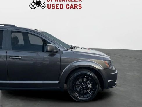 Used 2020 Dodge Journey SE w/ Blacktop Package image 4