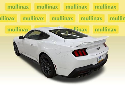 New 2026 Ford Mustang GT w/ GT Performance Package RWD image 9