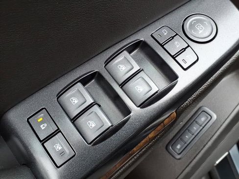 Used 2020 Chevrolet Tahoe LT image 24