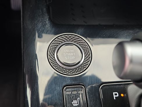 Certified 2025 Kia Niro EX image 28