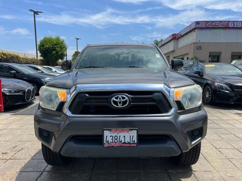 Used 2012 Toyota Tacoma PreRunner w/ SR5 Pkg RWD image 2