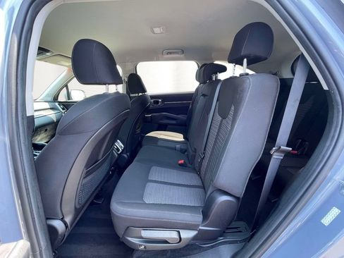 Used 2023 Kia Sorento LX FWD image 11