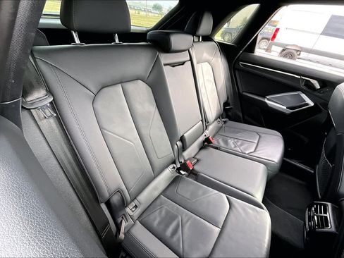 Used 2022 Audi Q3 2.0T Premium image 18
