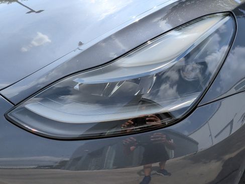 Used 2022 Tesla Model 3 Standard Range image 6