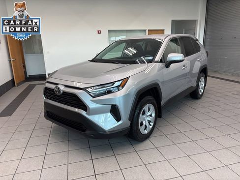 Used 2024 Toyota RAV4 LE AWD/4WD image 3
