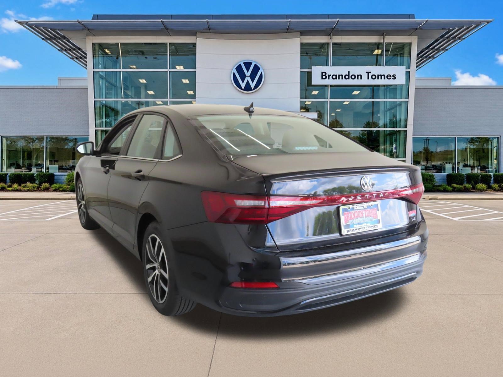 Used 2026 Volkswagen Jetta SE FWD image 6