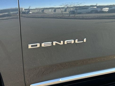 Used 2021 GMC Yukon XL Denali image 33