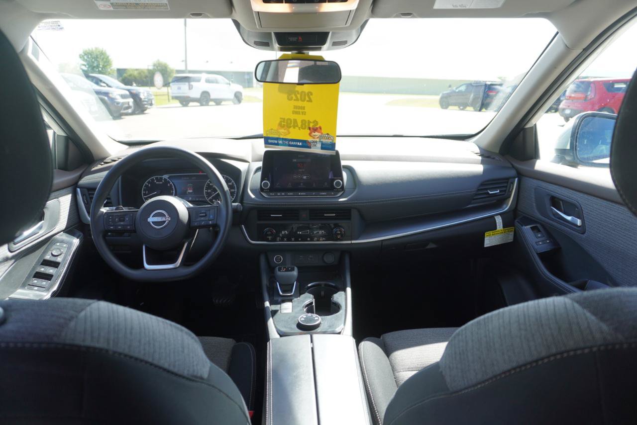 Used 2023 Nissan Rogue SV AWD/4WD image 21
