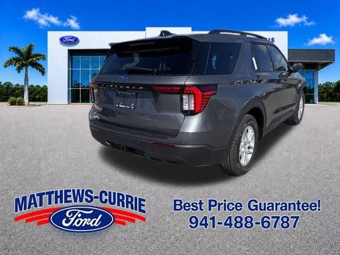 New 2026 Ford Explorer Active RWD image 4