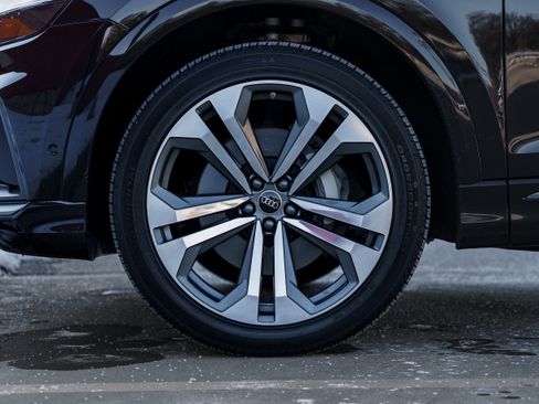 Used 2022 Audi Q8 Premium Plus w/ Premium Plus Package image 30