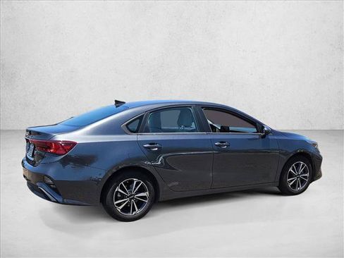 Used 2023 Kia Forte LXS FWD image 4
