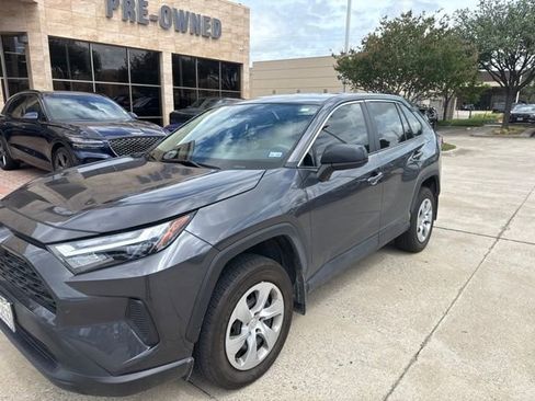 Used 2023 Toyota RAV4 LE AWD/4WD image 2
