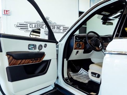 Used 2019 Rolls-Royce Cullinan image 15