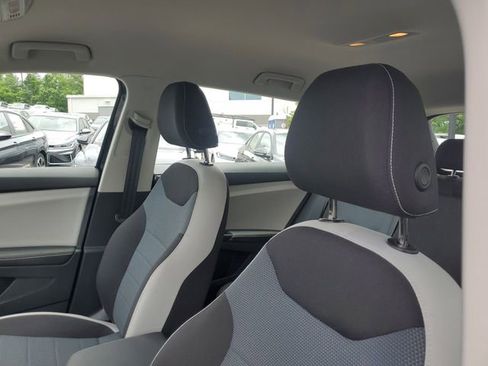 Certified 2025 Volkswagen Taos S FWD image 16