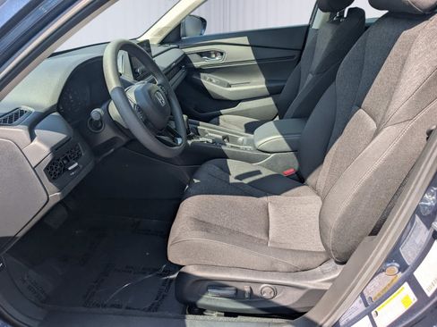 Used 2025 Honda Accord SE image 15