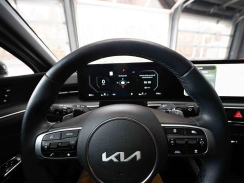 Used 2025 Kia K5 GT w/ GT1 Package image 15