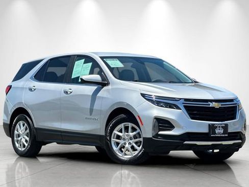 Used 2022 Chevrolet Equinox LT FWD image 2