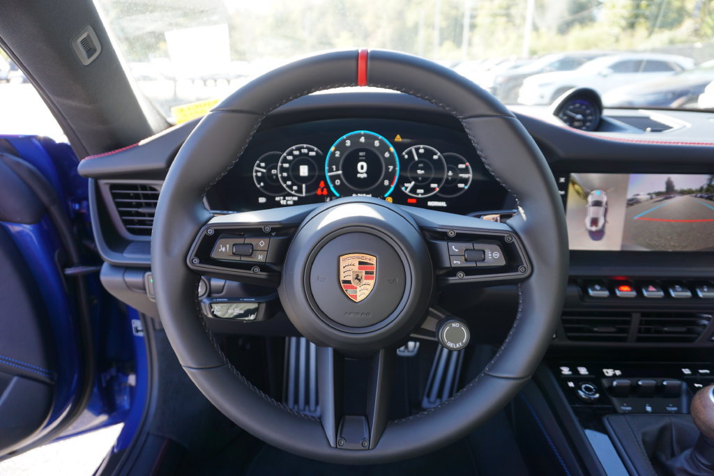 Used 2026 Porsche 911 Carrera RWD image 16