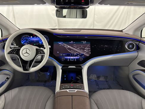 Certified 2023 Mercedes-Benz EQS 580 4MATIC Sedan image 15