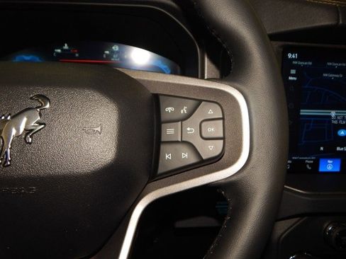 New 2025 Ford Bronco Badlands image 28