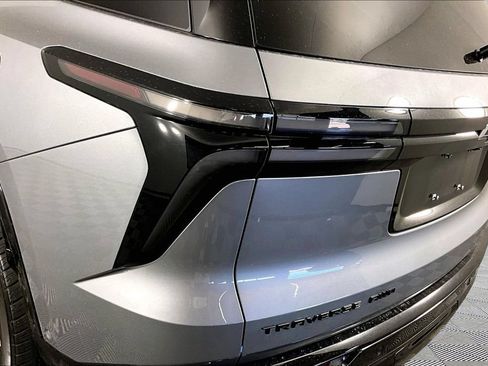 Certified 2024 Chevrolet Traverse RS w/ LPO, Floor Liner Package AWD/4WD image 21