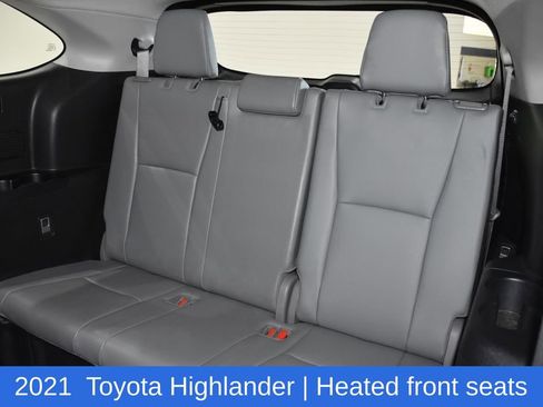 Used 2021 Toyota Highlander XLE image 28