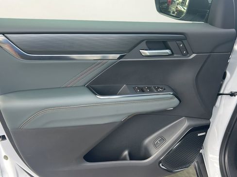 New 2026 GMC Acadia AT4 w/ Luxury Package AWD/4WD image 10