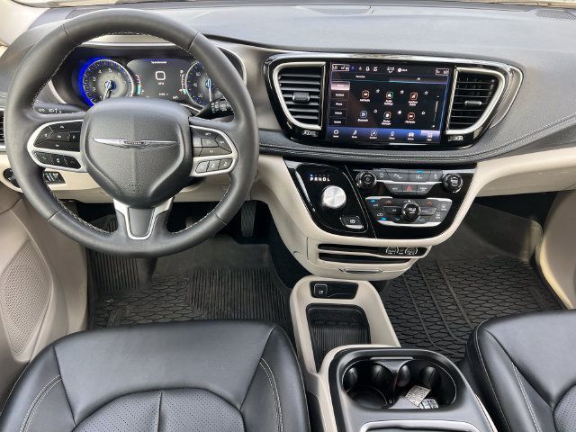 Used 2024 Chrysler Pacifica Touring-L w/ Road Tripper Package FWD image 2