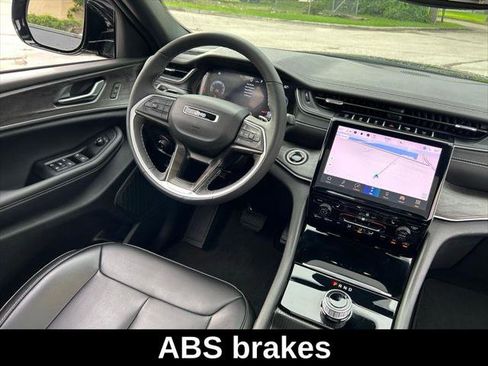 Certified 2024 Jeep Grand Cherokee Limited w/ Black Appearance Package image 12