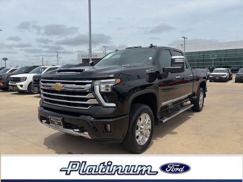 Used 2024 Chevrolet Silverado 2500 High Country w/ High Country Premium Package AWD/4WD image 1