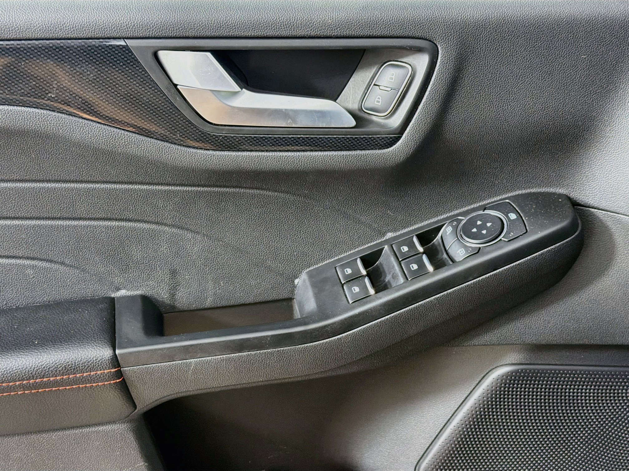 Used 2025 Ford Escape ST-Line FWD image 15