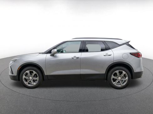 Used 2025 Chevrolet Blazer LT FWD image 4