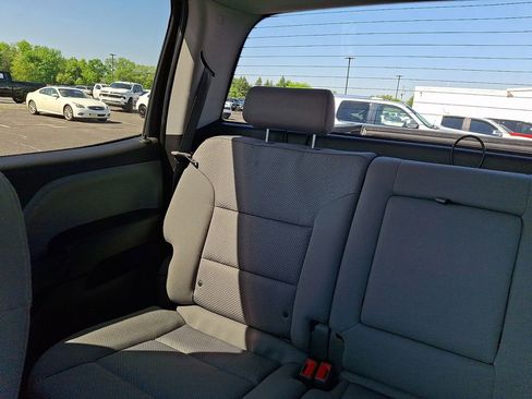 Used 2018 Chevrolet Silverado 1500 Custom w/ Custom Value Package AWD/4WD image 19