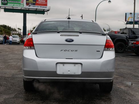 Used 2010 Ford Focus SE image 7
