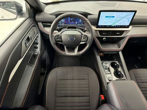 Used 2025 Ford Explorer ST-Line w/ ST-Line Street Pack AWD/4WD image 27