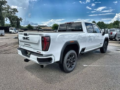 New 2026 GMC Sierra 2500 AT4 w/ AT4 Premium Plus Package AWD/4WD image 11