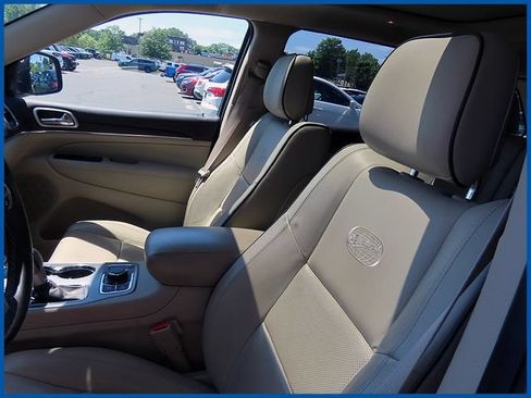 Certified 2018 Jeep Grand Cherokee Overland AWD/4WD image 14