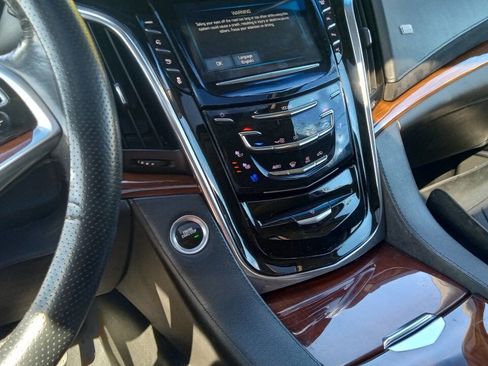 Used 2019 Cadillac Escalade Luxury image 13