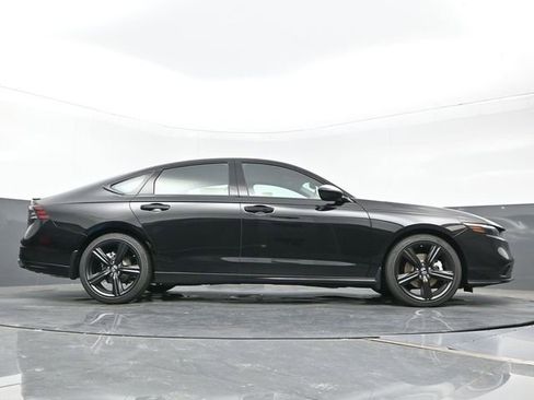 Used 2025 Honda Accord Sport image 26