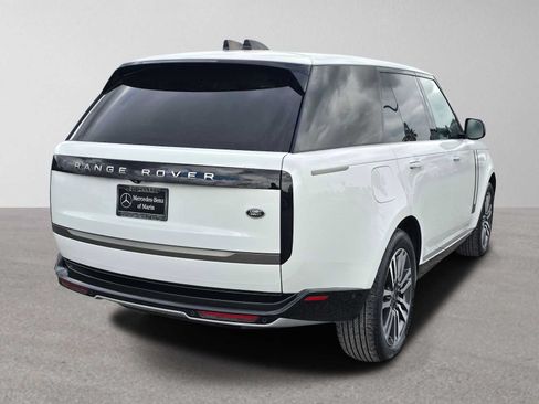 Used 2023 Land Rover Range Rover SE AWD/4WD image 3