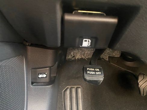 Used 2024 Nissan Altima 2.5 SV FWD image 17